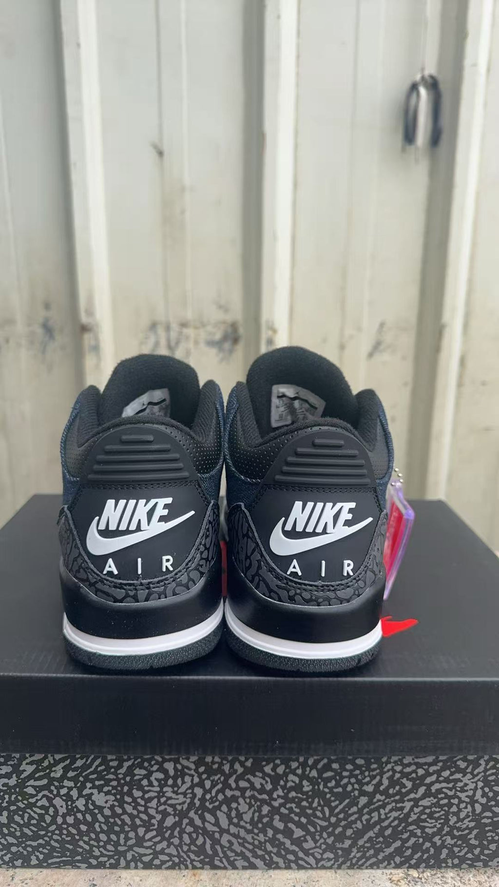 Air Jordan 3 Retro x Levi's Índigo