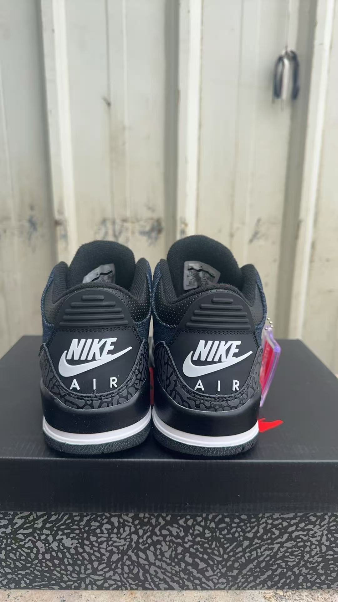 Air Jordan 3 Retro x Levi's Índigo