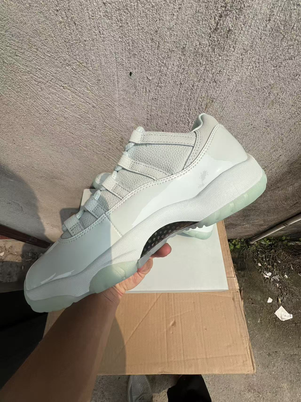 Jordan Retro 11 Low IGLOO